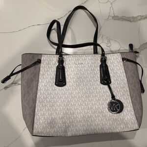 Michael Kors Women's Voyager Tote White, Tan, Black